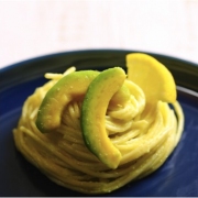 Avocado and lemon cream pasta