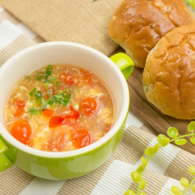 トマトと卵のサンラータン風スープ