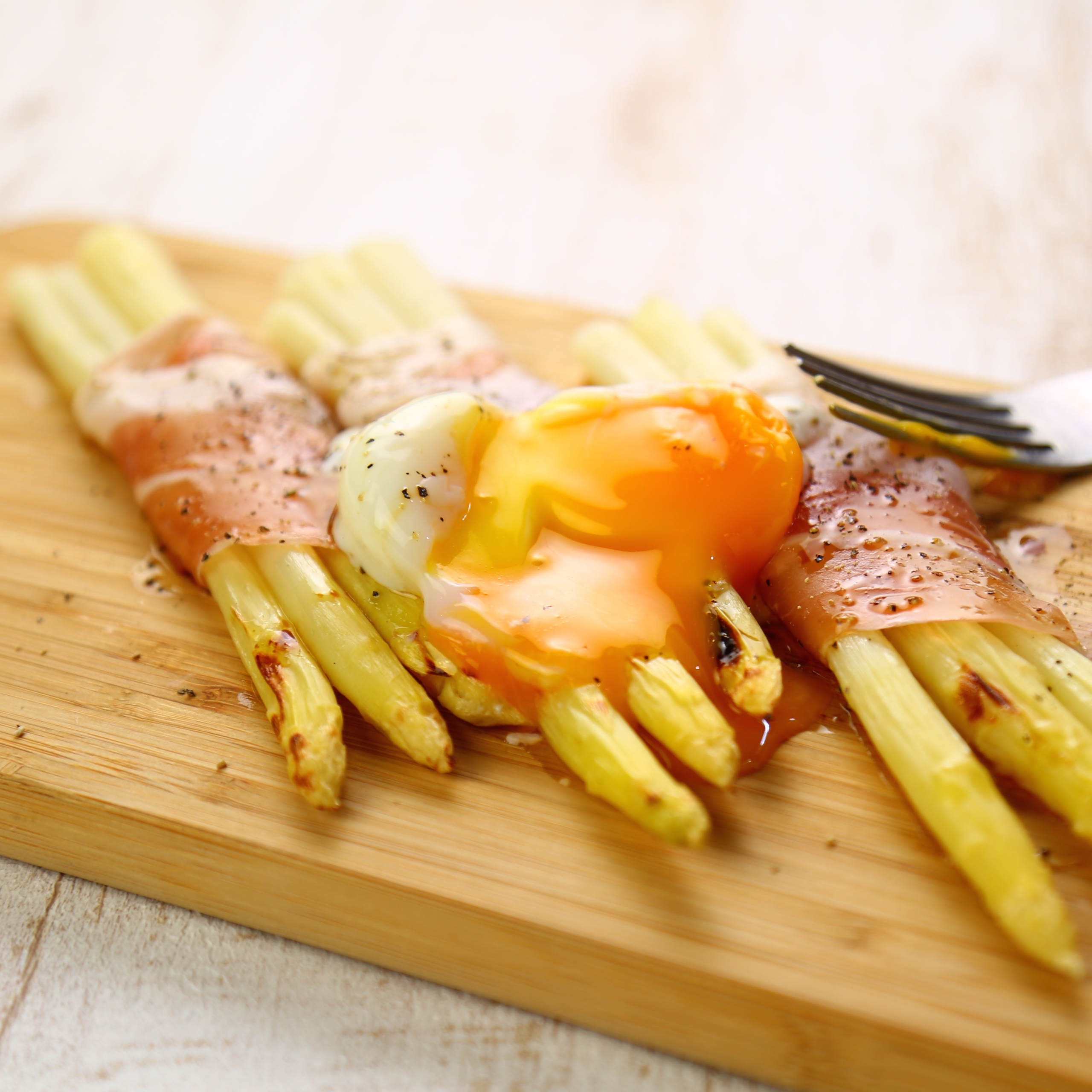 White-asparagus-with-Hot-